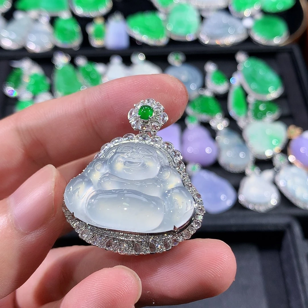 翡翠18K金镶嵌颈饰