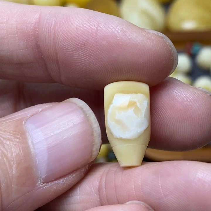 蜜蜡琥珀画未镶嵌今****呢