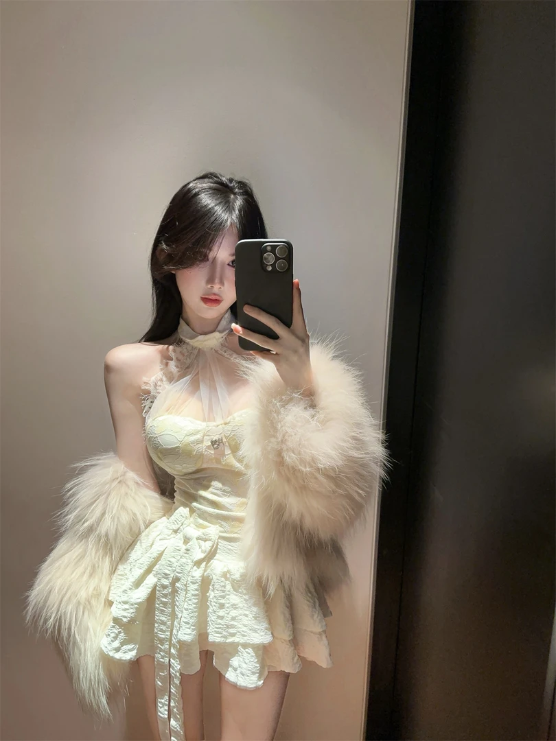 气质挂脖纯欲蕾丝纱网拼接钻扣露背上衣女春季新款蛋糕裙时尚套装