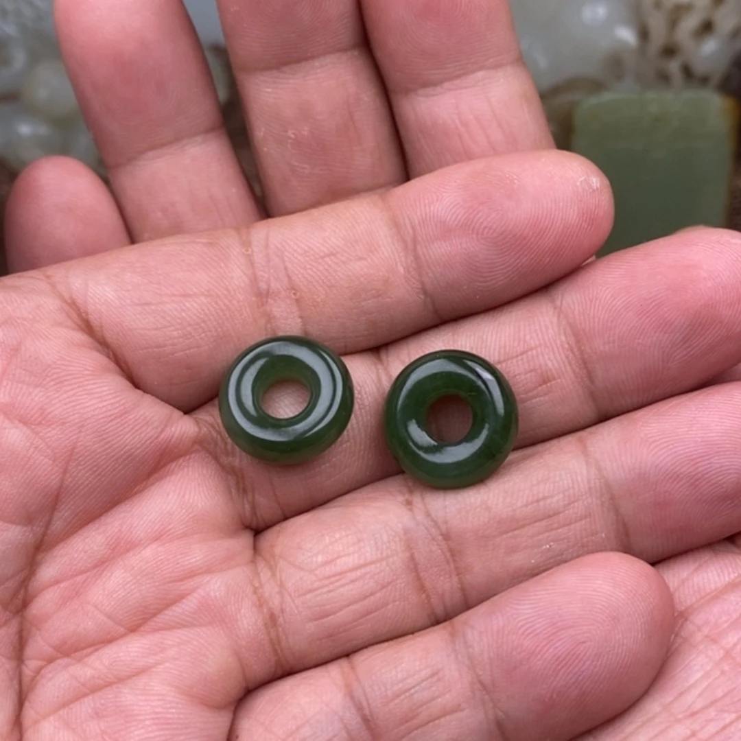 【闪购商品】颈饰未镶嵌和田玉小**刀