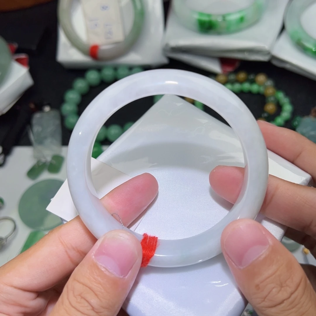 颈饰未镶嵌翡翠手镯57