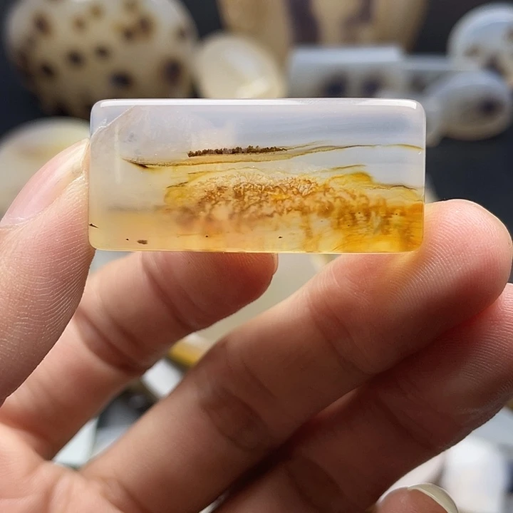 伊***5玛瑙/玉髓未镶嵌颈饰