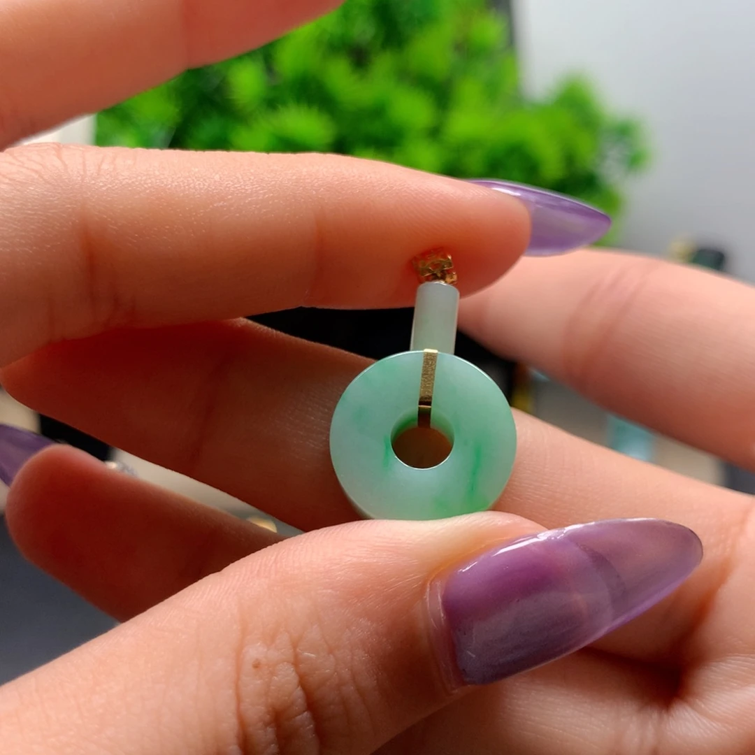 翡翠18K金镶嵌吊坠(赠链)