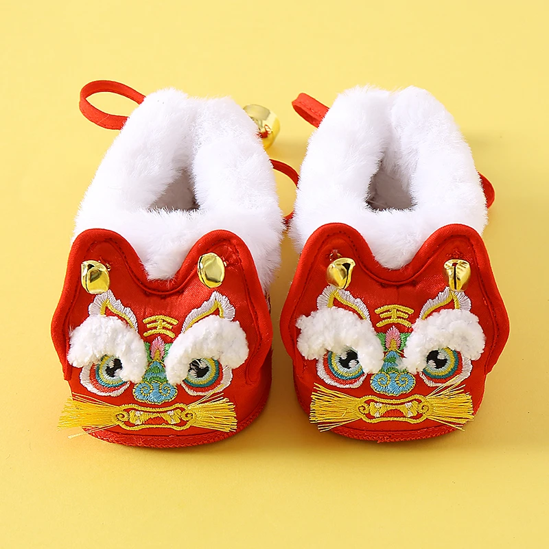 新年蛇宝马宝婴儿0-6-12个月冬季手工虎头棉布鞋新生儿冬季软底鞋