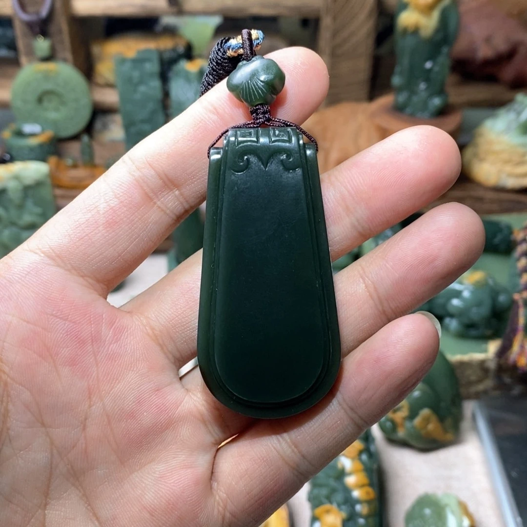 岫岩老玉（透闪石质玉）挂件未镶嵌晚*