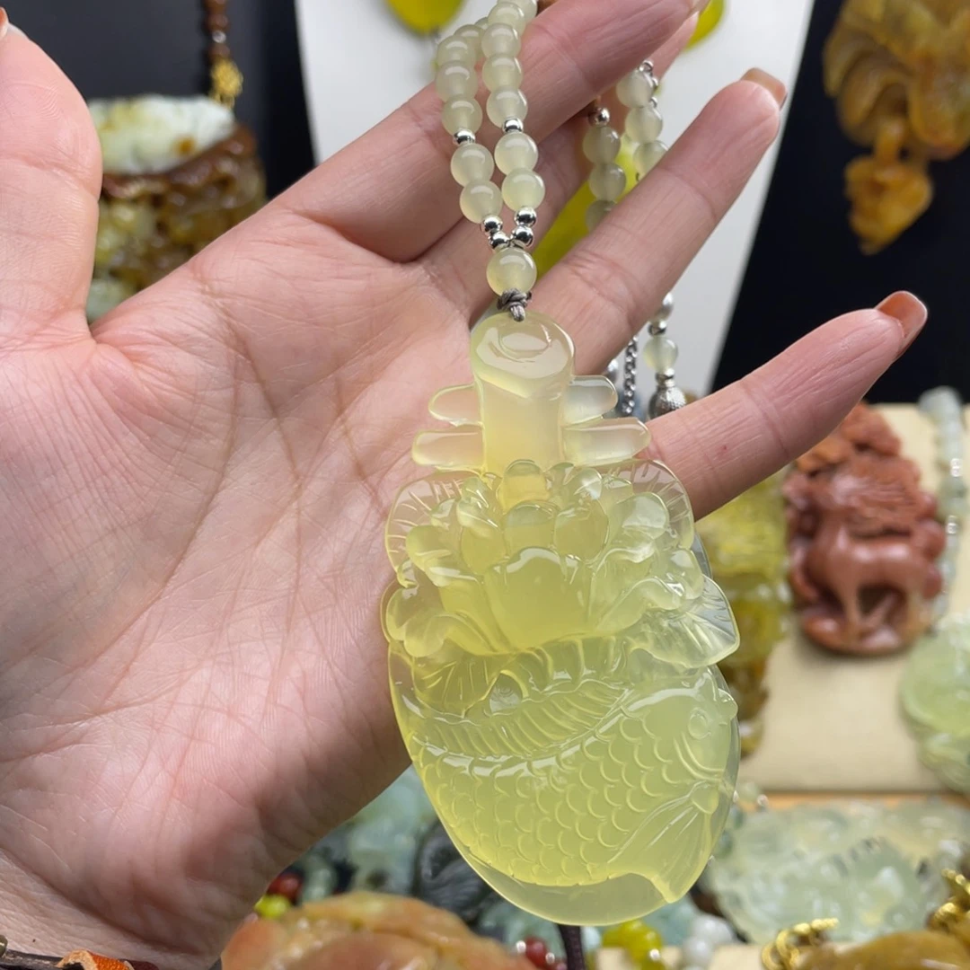 未镶嵌蛇纹石玉颈饰