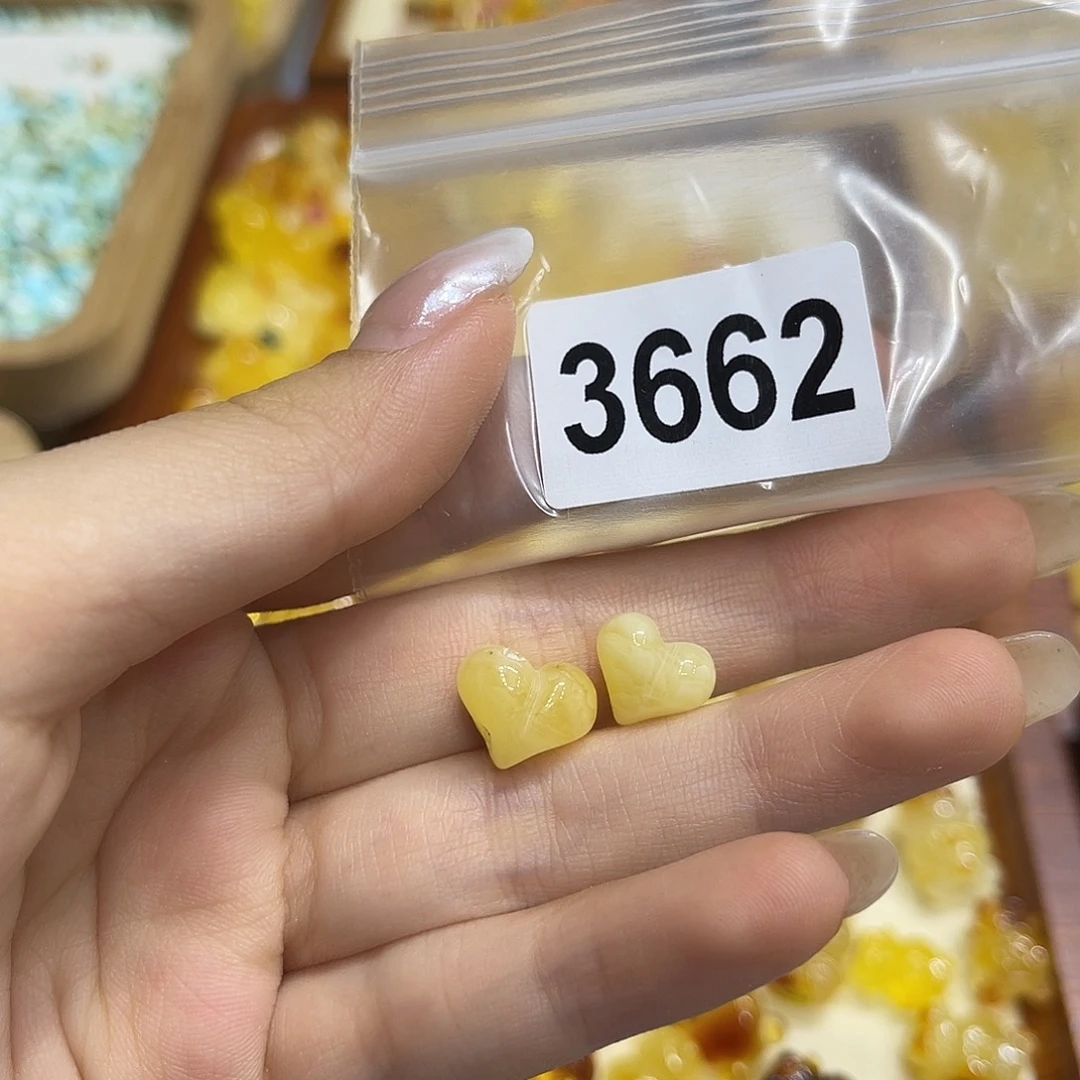 琥珀未镶嵌裸石蜜蜡