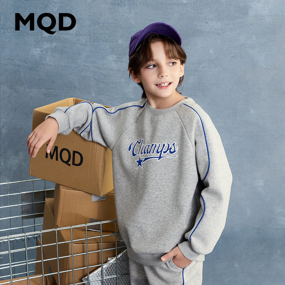 MQD男童25秋新款街潮学院风经典圆领字母卫衣跑步9653W0626