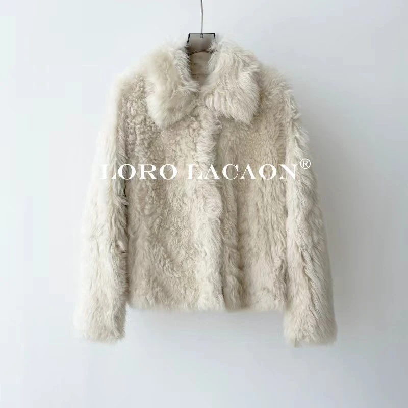 以赛亚 梦幻粉泽 温柔气质方领单排扣短款托斯卡纳皮毛一体女8810