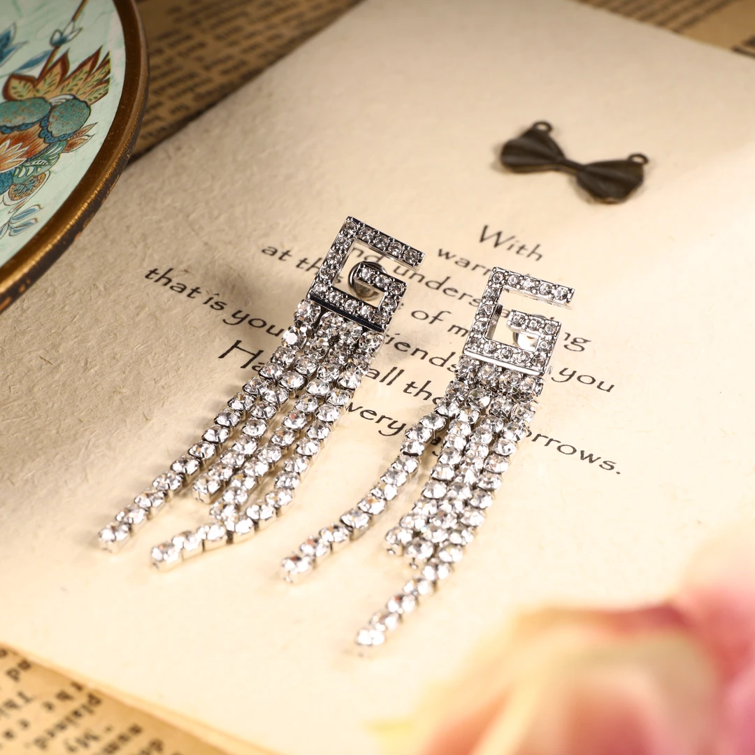 铜合金合成锆石耳饰 C-28899 银色流苏精致个性简约时尚耳环饰品