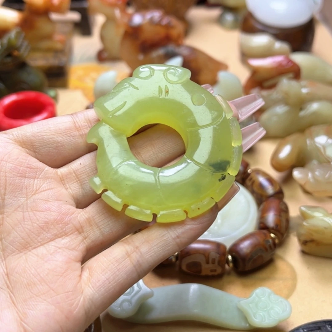 【闪购商品】蛇纹石玉颈饰未镶嵌