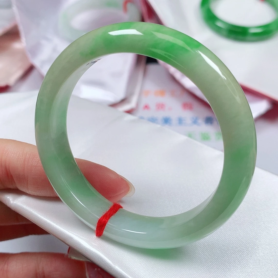 翡翠未镶嵌手镯1820