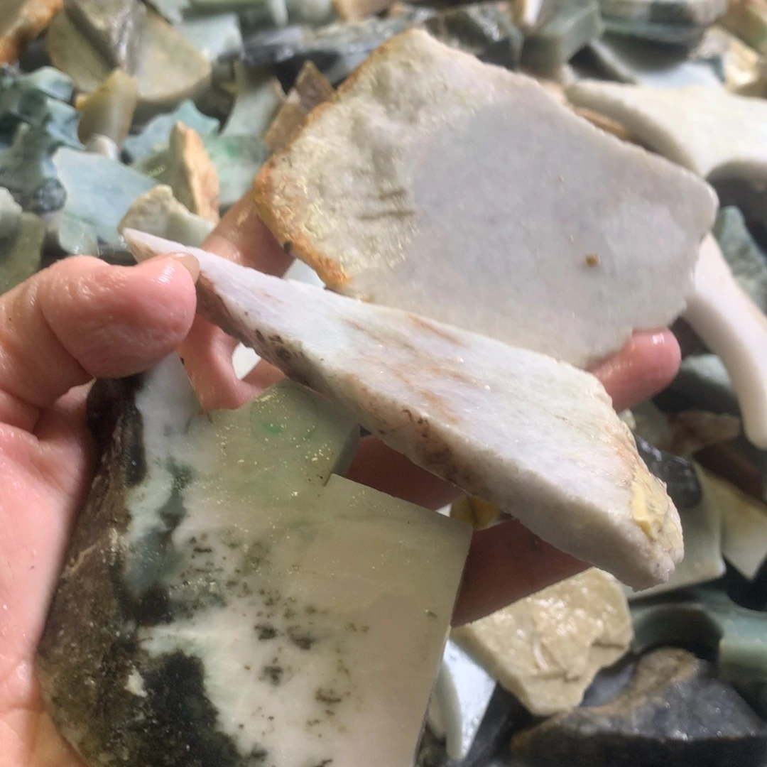 翡翠颈饰未镶嵌缅甸翡翠