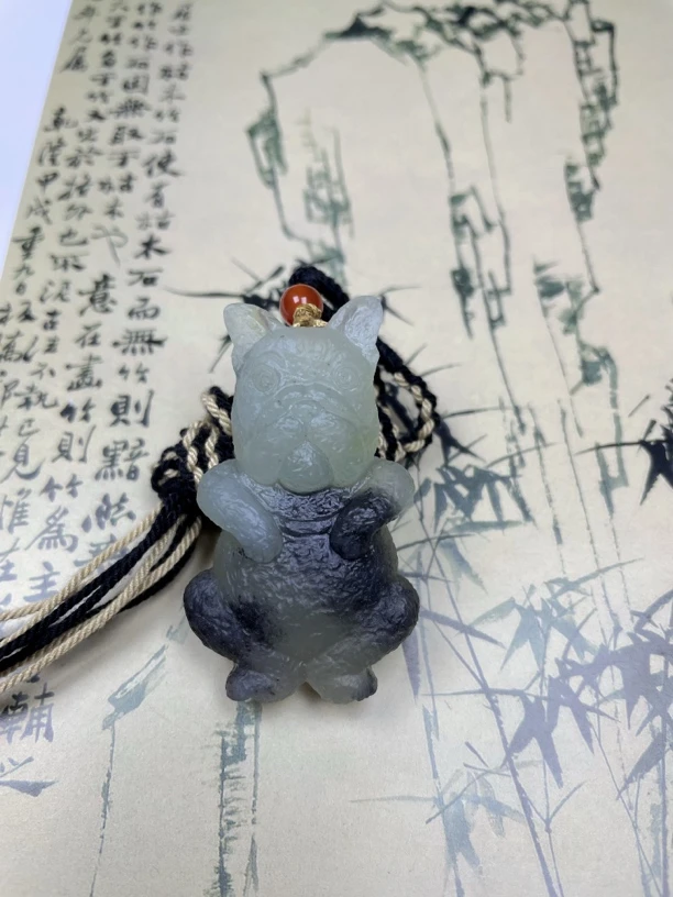 天然岫岩玉，沙皮狗挂件