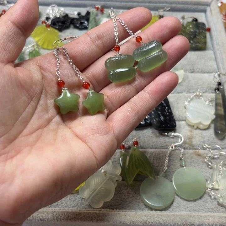 蛇纹石玉合金吊坠