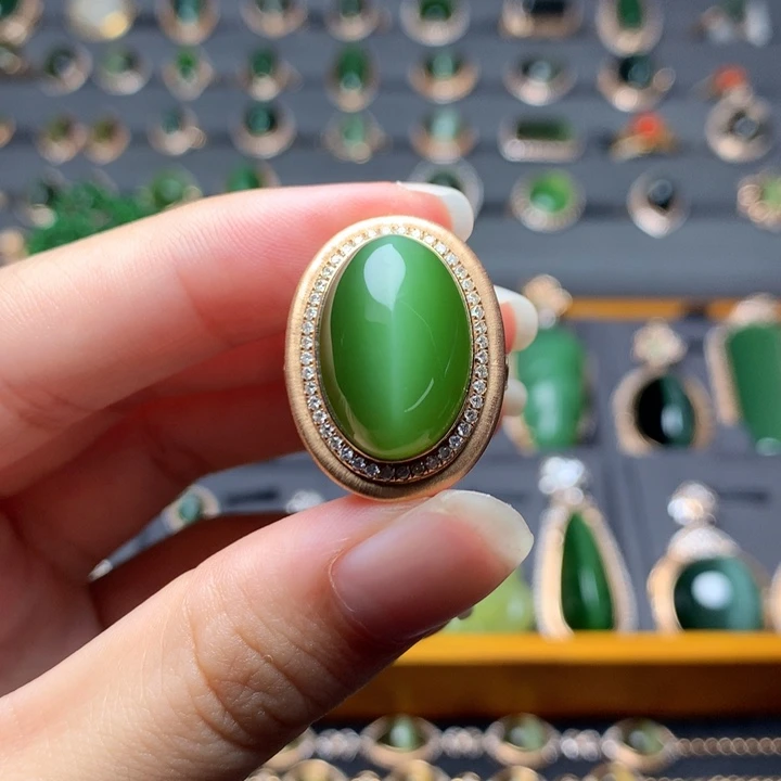 和田玉戒指18K金镶嵌