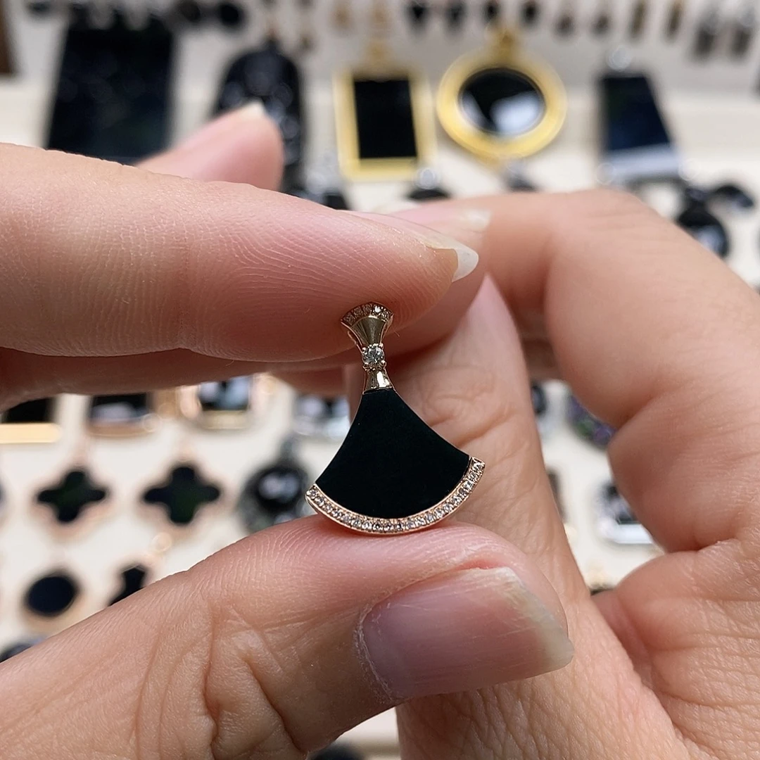 翡翠18K金镶嵌耳饰