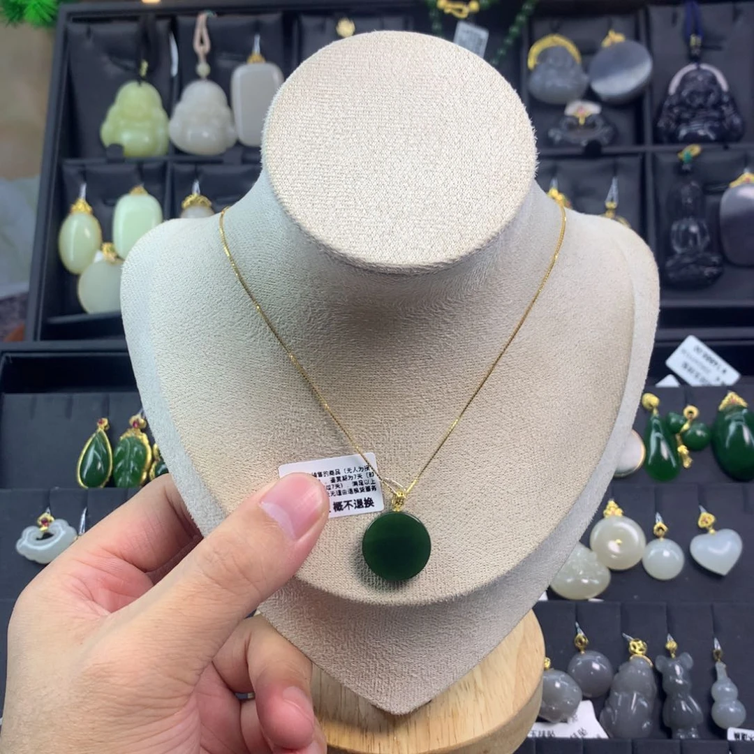 和田玉吊坠18K金镶嵌