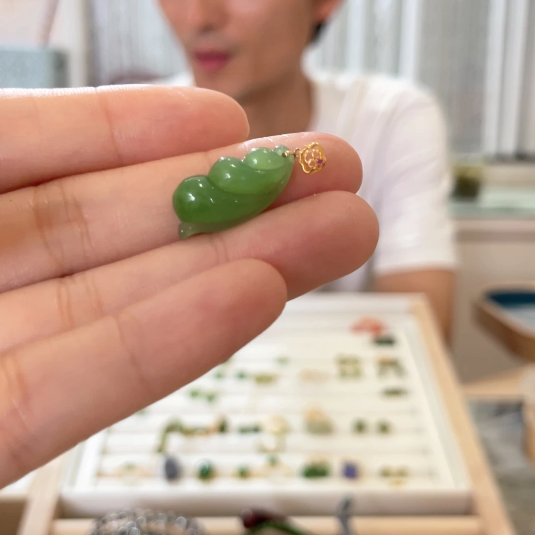和田玉18K金镶嵌颈饰