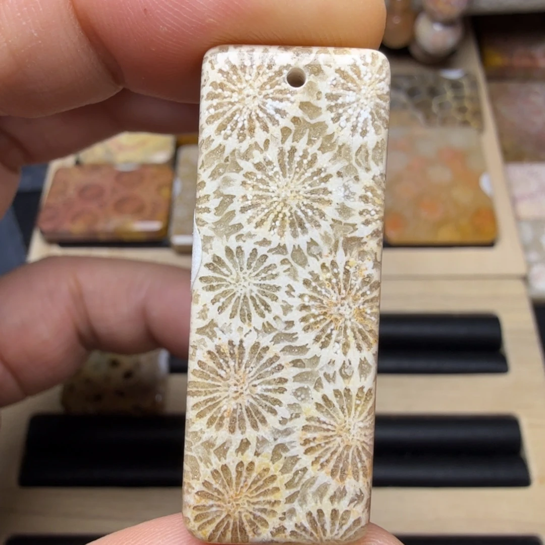 硅化玉未镶嵌纯天然色有机玉石保真色