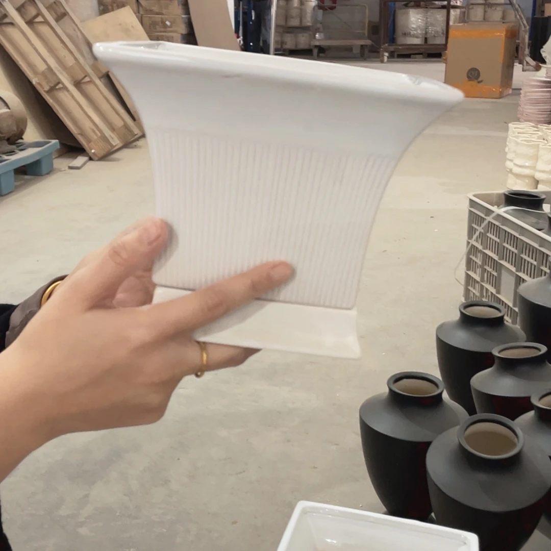 【闪购商品】红陶陶瓷带托白色四方18-13