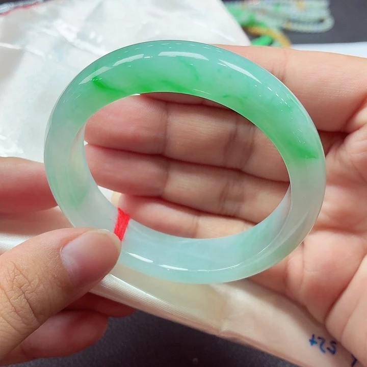 翡翠未镶嵌手镯天然缅甸A货翡翠（毕业）