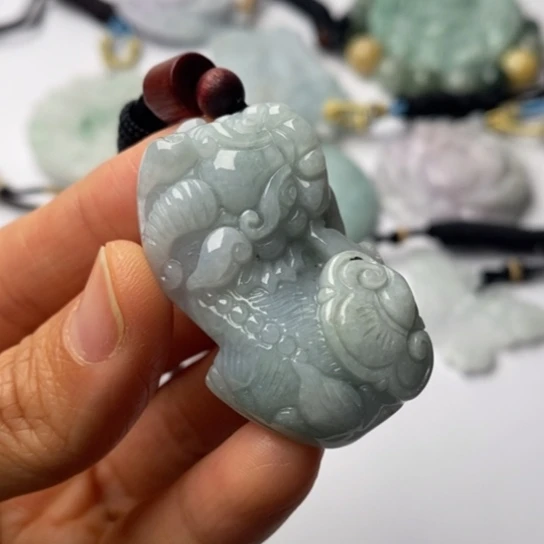 翡翠未镶嵌挂件翡翠