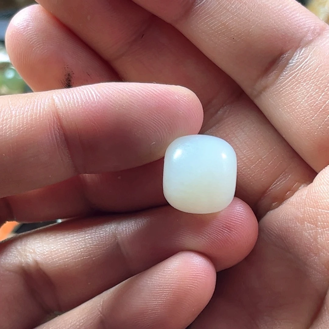 和田玉俄罗斯白单珠未镶嵌