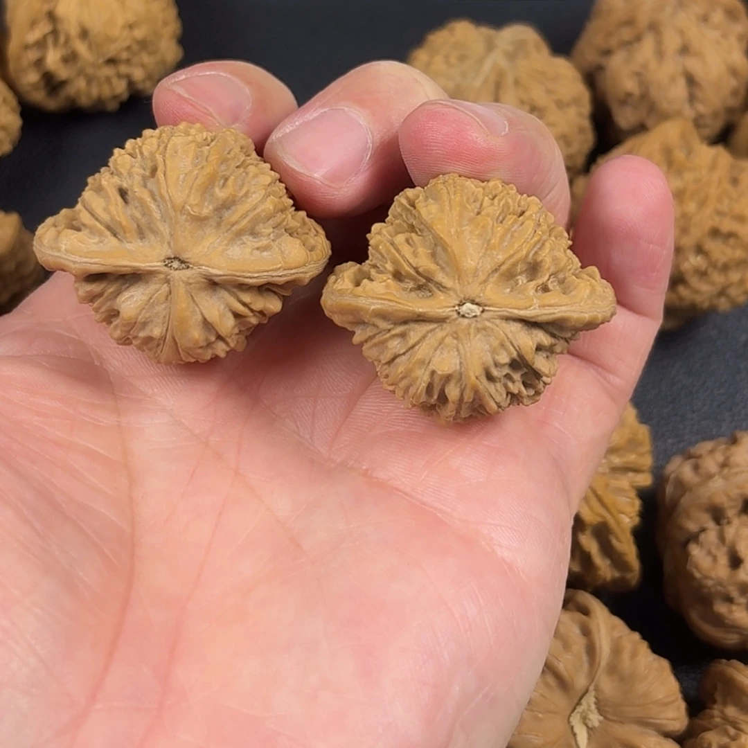 油***石文玩核桃吊坠鸭嘴兽