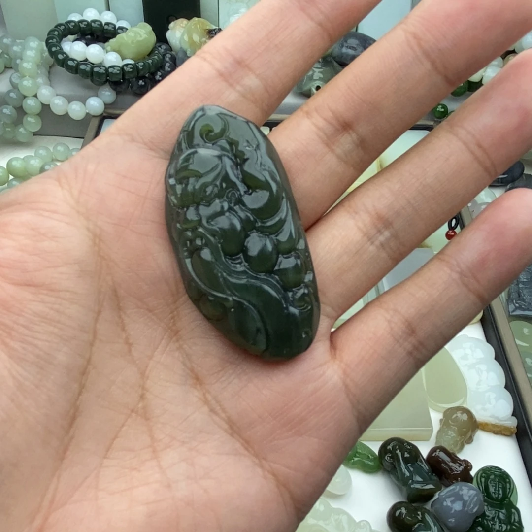 阿***哥颈饰未镶嵌和田玉