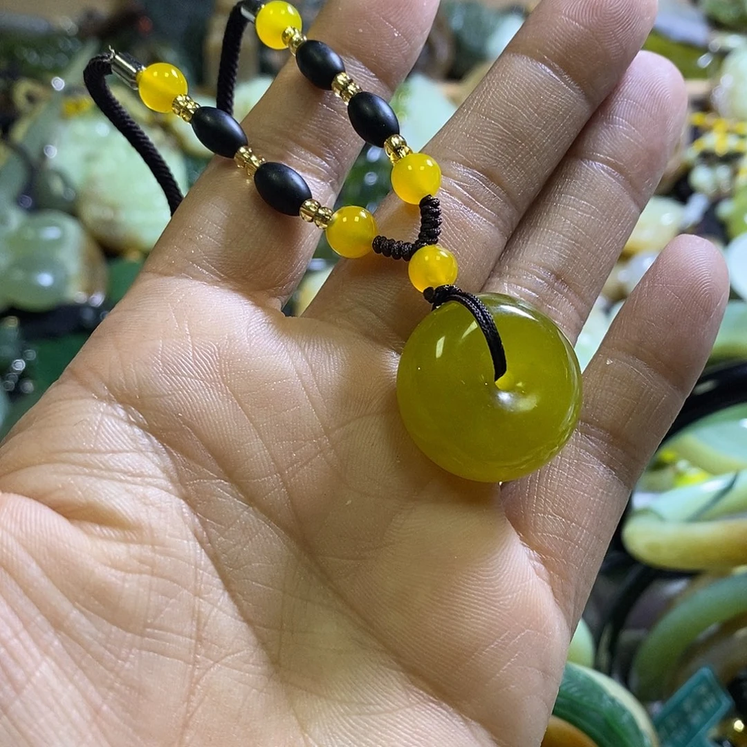 岫玉未镶嵌颈饰多样性发货