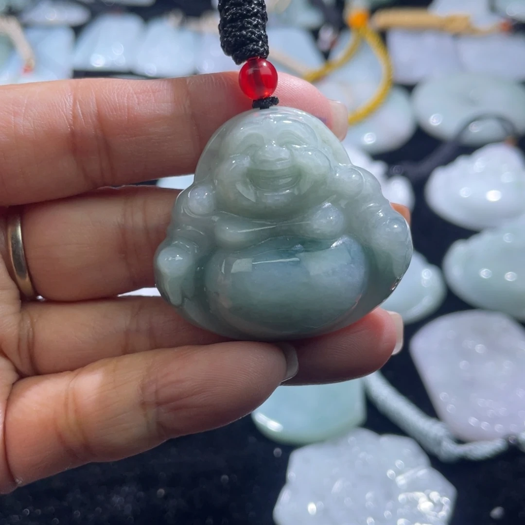 翡翠未镶嵌颈饰佛公，包容