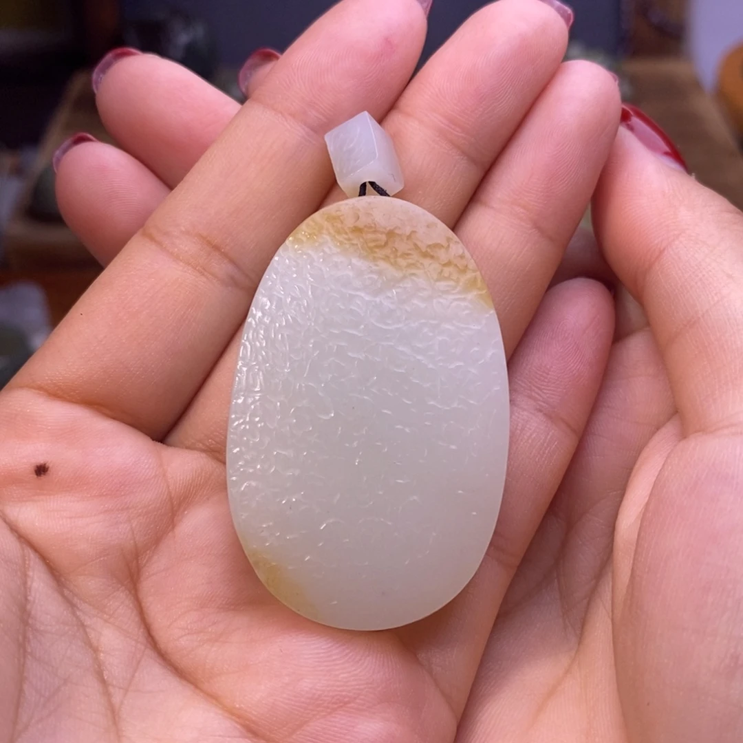 颈饰未镶嵌和田玉猪***女