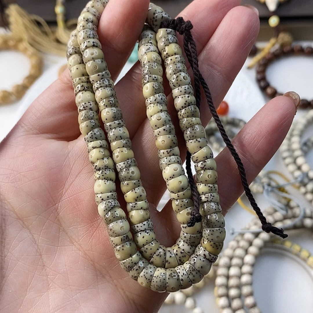 星月菩提手串布****R卡7大肠石玉料