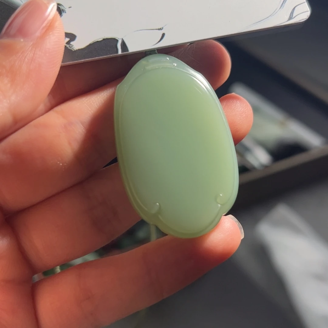 和田玉未镶嵌颈饰执****老