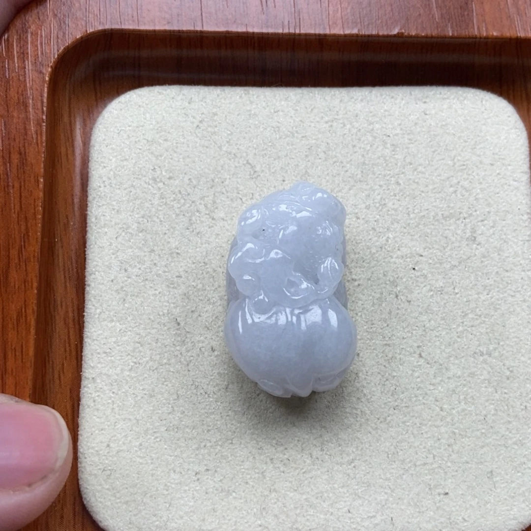 翡翠未镶嵌颈饰如意貔貅