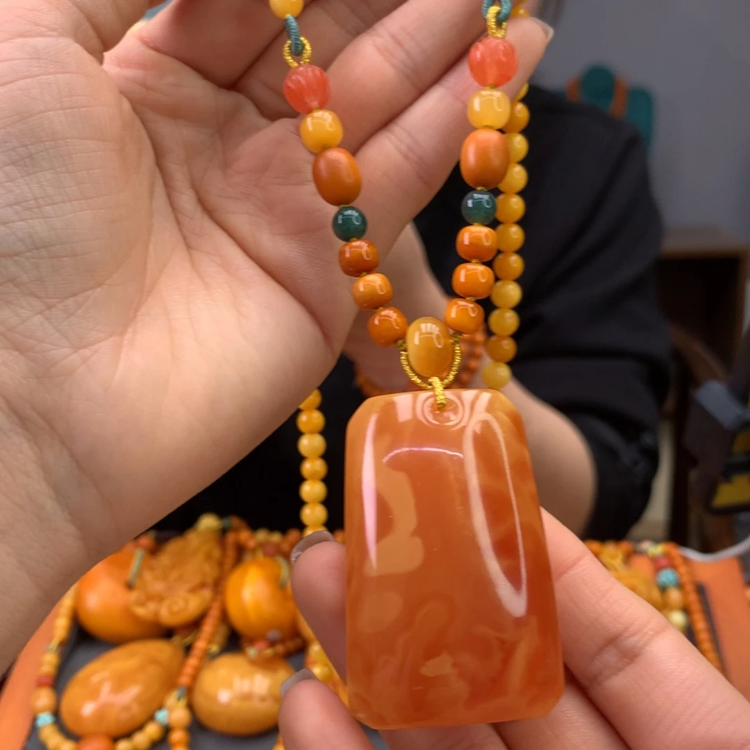 蜜蜡颈饰未镶嵌方牌