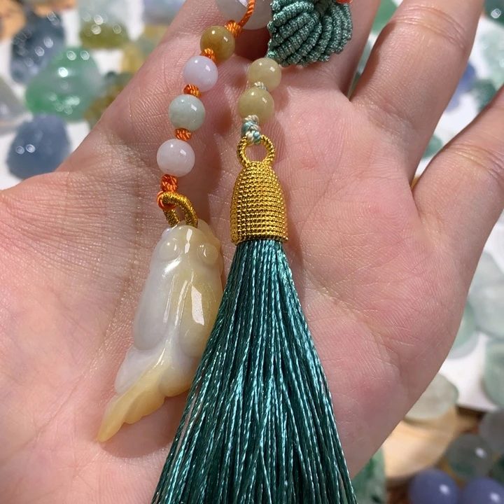 颈饰未镶嵌翡翠车挂