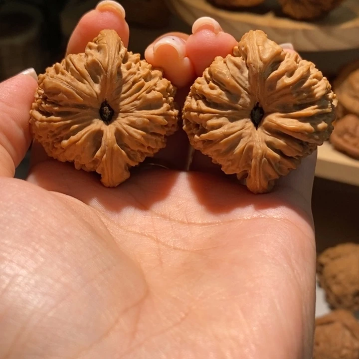 把件文玩核桃南*40凹底南疆