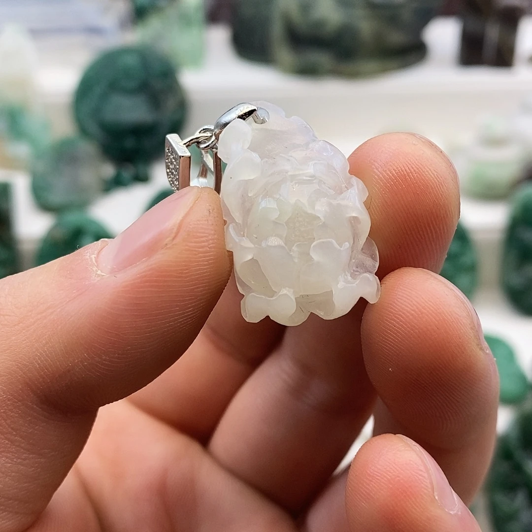 独山玉未镶嵌颈饰