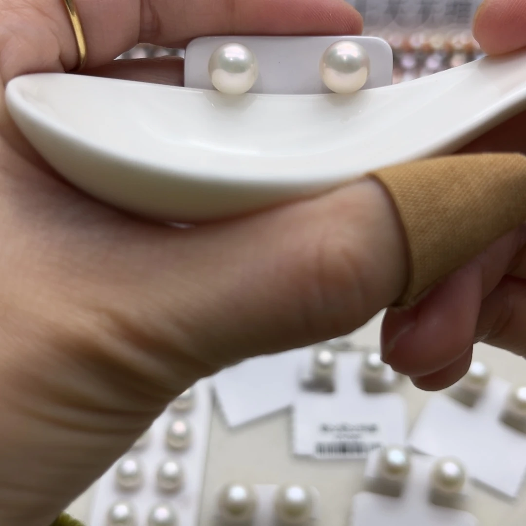 淡水珍珠银S925镶嵌耳饰