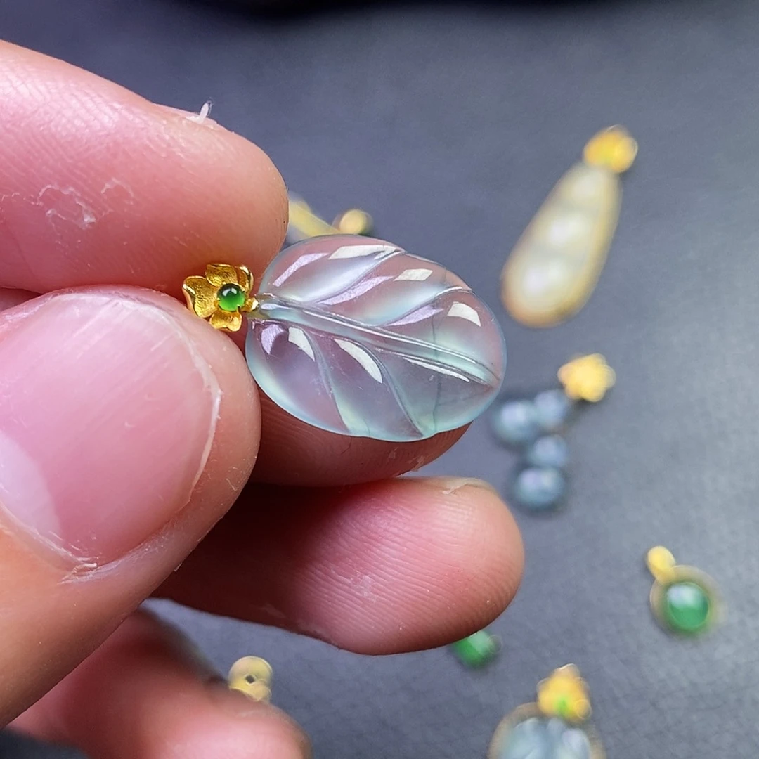 吊坠(不含链)18K金镶嵌翡翠