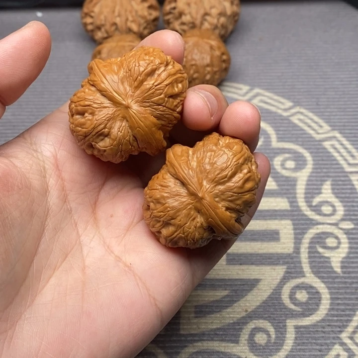 文玩核桃吊坠元宝42