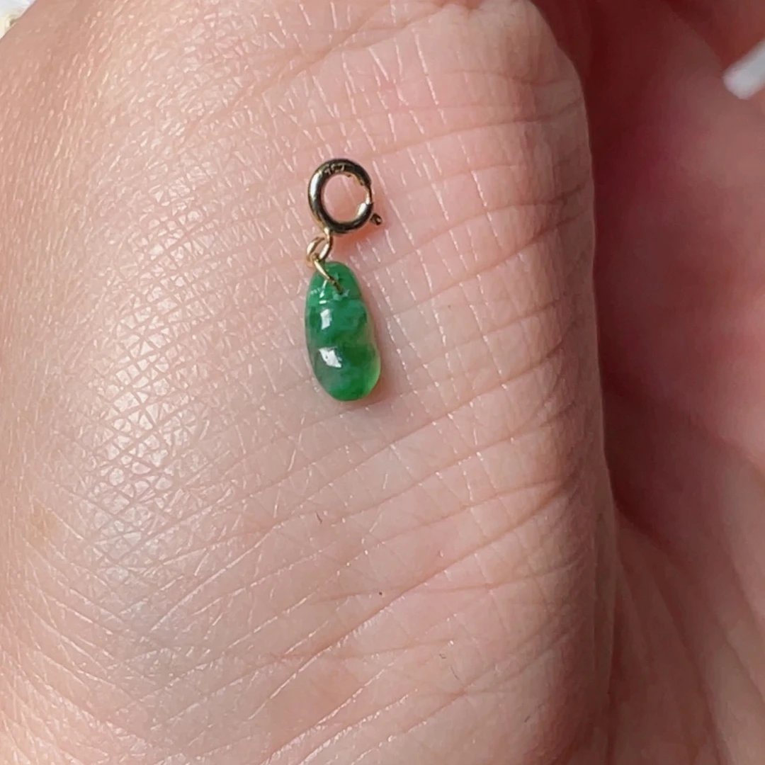 翡翠18K金镶嵌颈饰糖**?豆