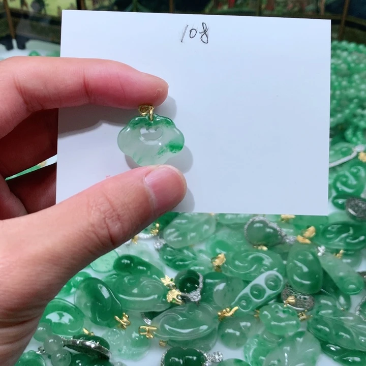 石英质玉颈饰未镶嵌