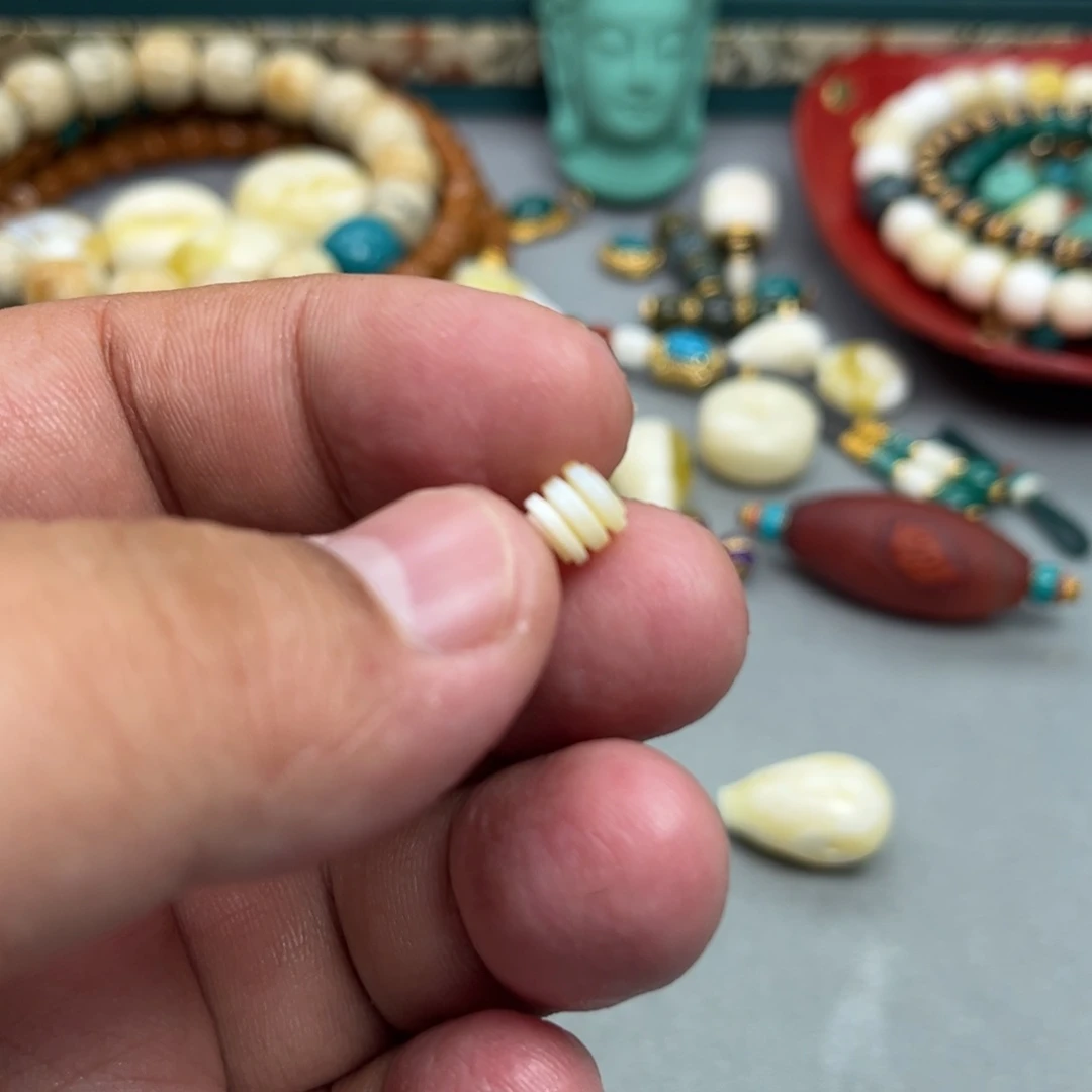 未镶嵌琥珀珠宝奇石3