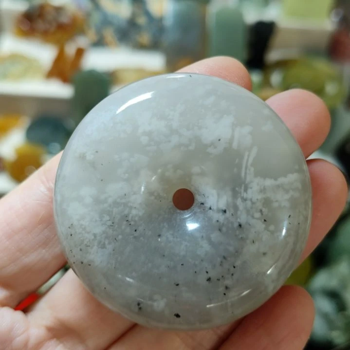 岫玉未镶嵌平安扣