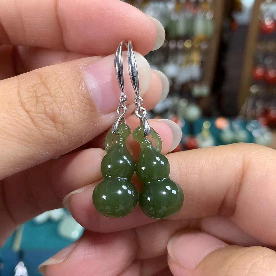 银S925镶嵌和田玉耳饰葫芦卡22左右