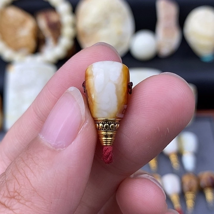 琥珀未镶嵌裸石9三通c725