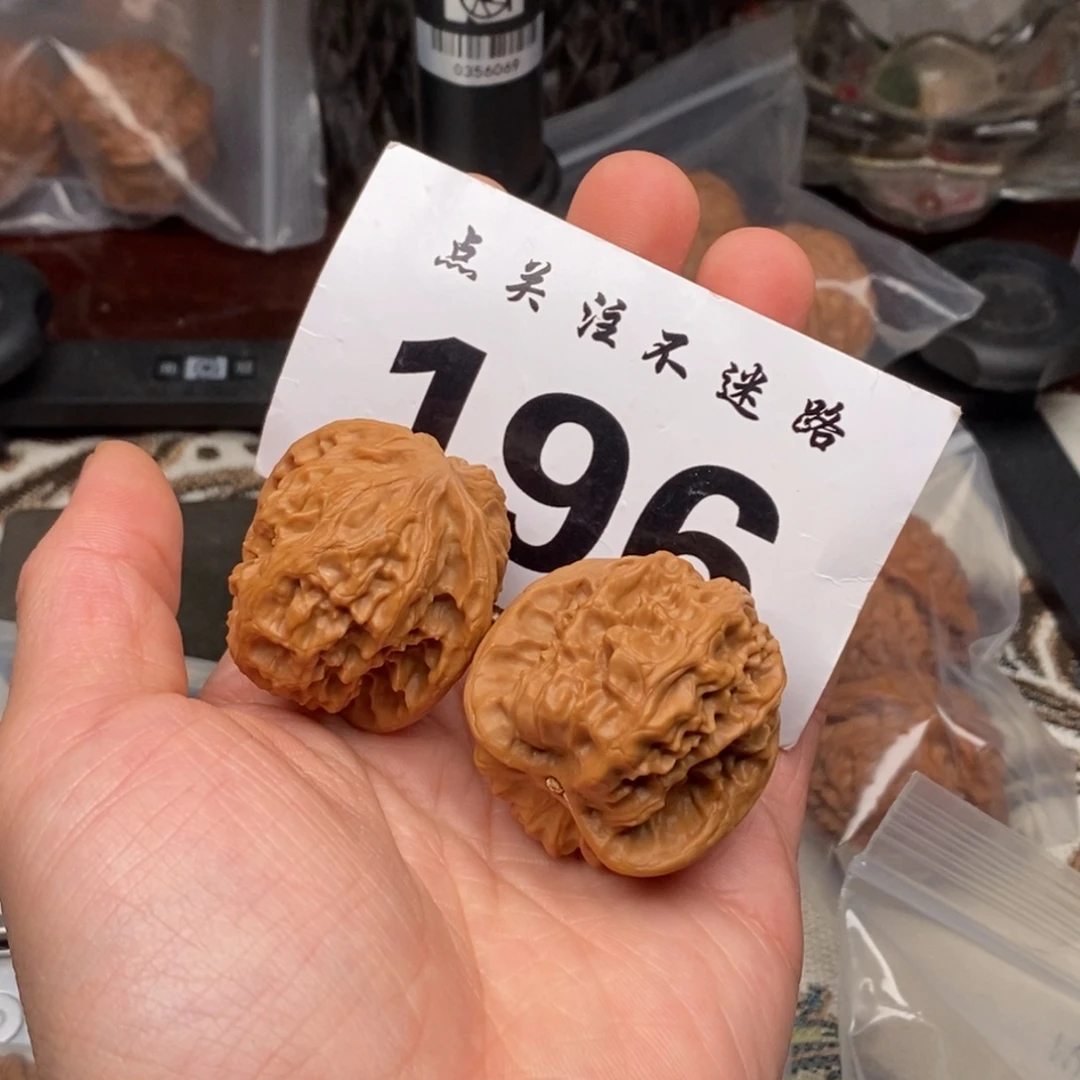 文玩核桃吊坠37野狼